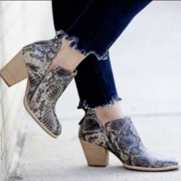 Jeffrey Campbell Rosalee Snakeskin Booties Sz 8.5 - Picture 1 of 12